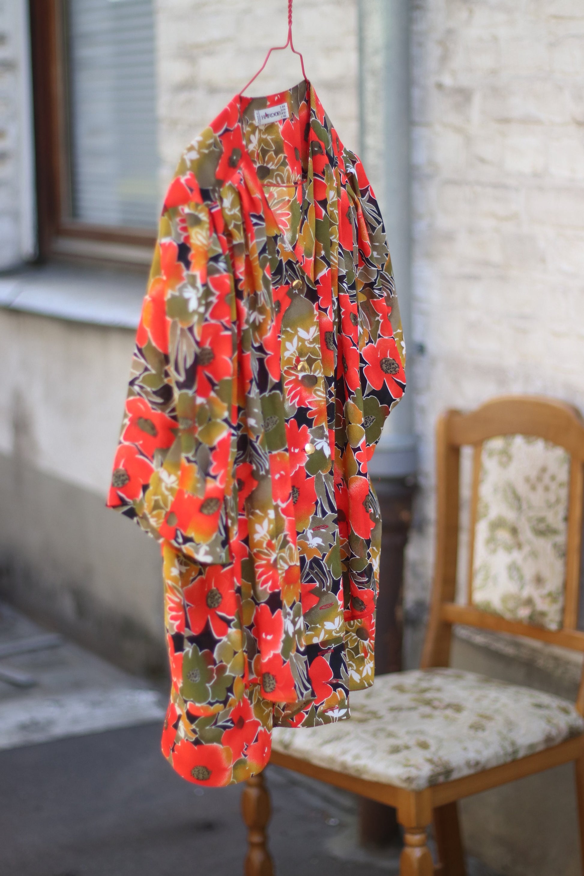 Vintage Hardob Floral Print Pussy Bow Blouse LadyLike Chic For Elegant Summer Garden Parties Size Small Medium