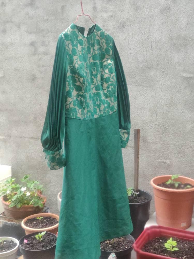 70s Festive Dress | Vintage Green Dress With Floral Overlay and Pleated Arms