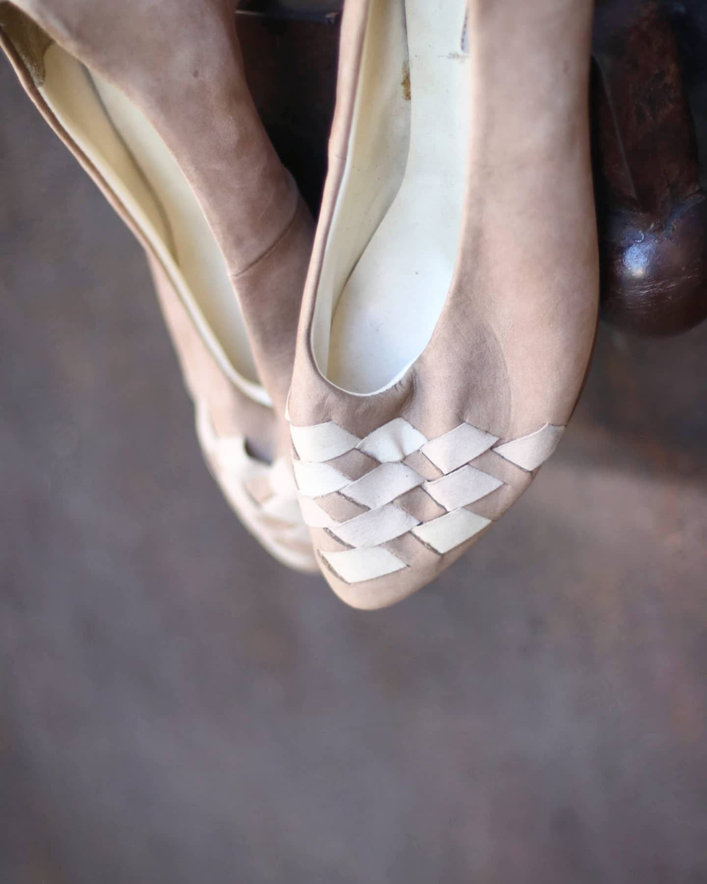 80s Laura Berg Leather Pumps| Vintage Brown and Creme Slip ins with woven details| Minimalist Purist Avantgarde heels
