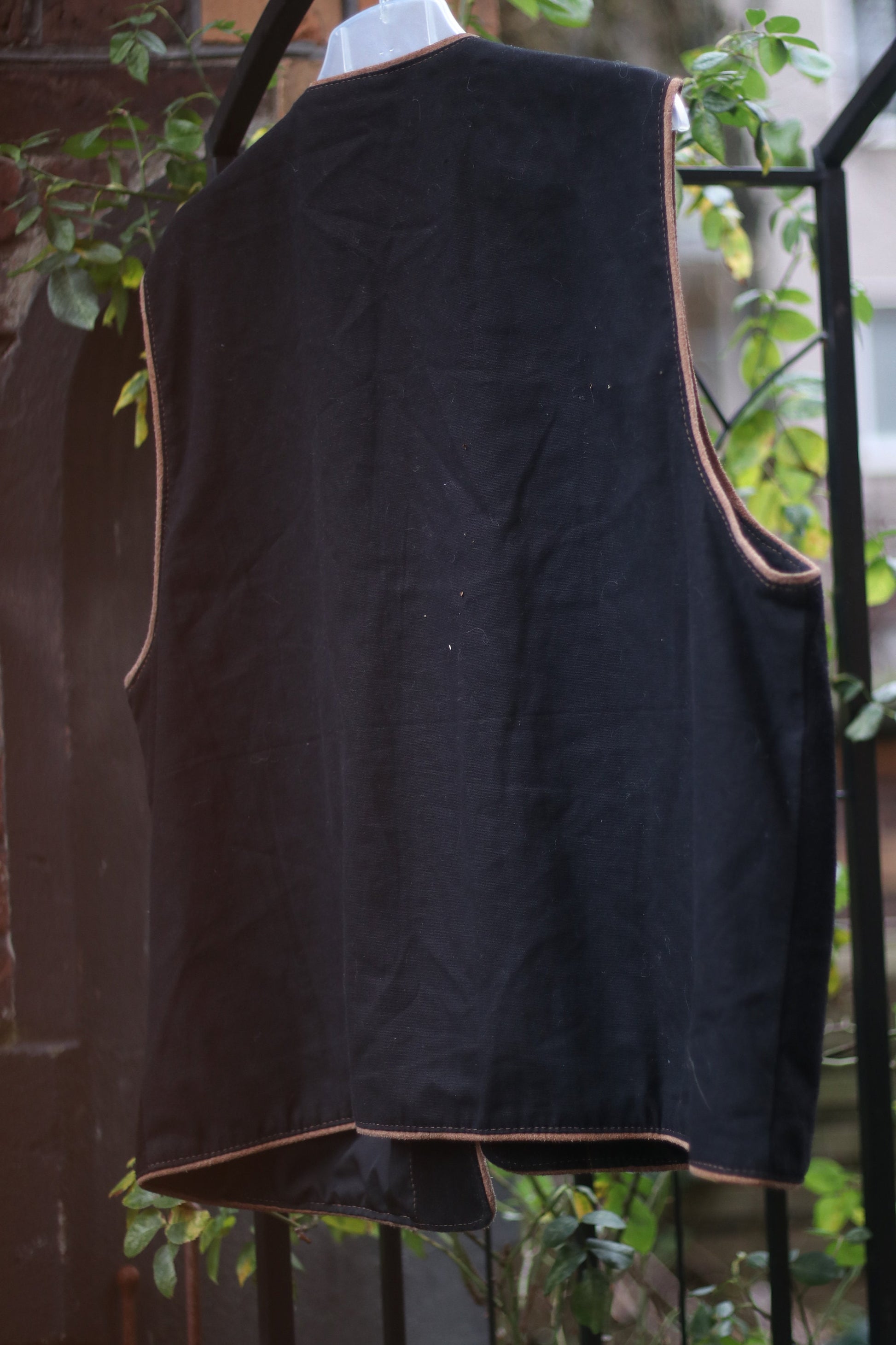 Vintage leather mix country chic vest | ke'ra ethno chic bohemian vest with abstract print