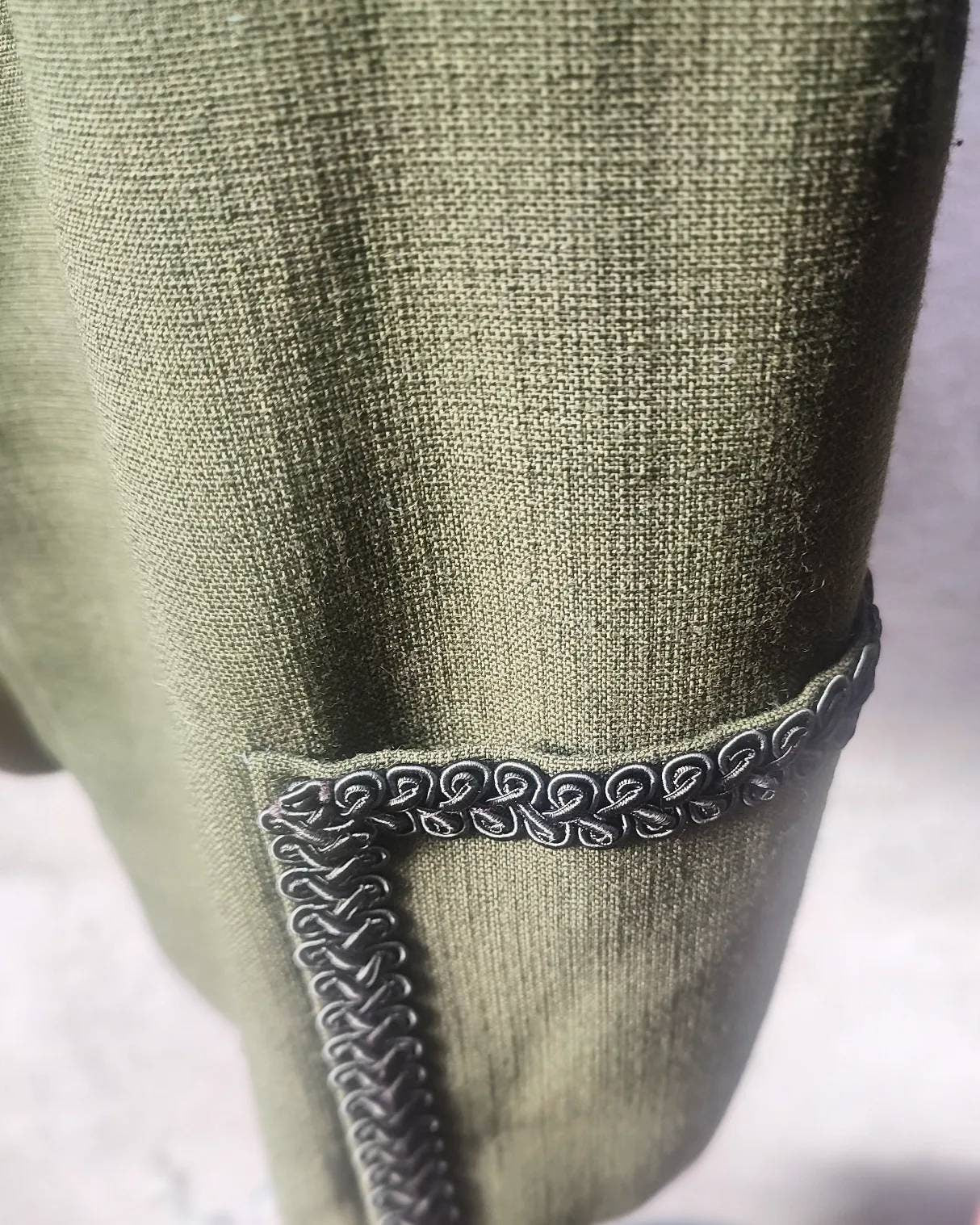 Vintage blazer with statement embroidered details | Collarless Green Spring Blazer|