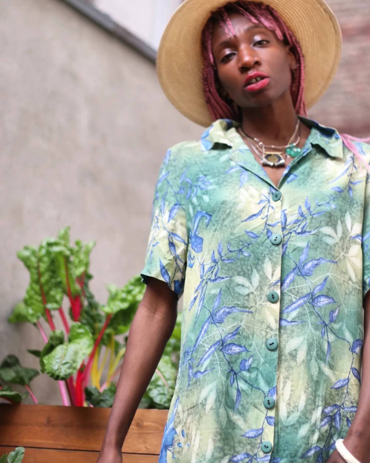 90s Floral Print Dress| Vintage green buttoned down short-sleeved Summ – Fashion and Fables