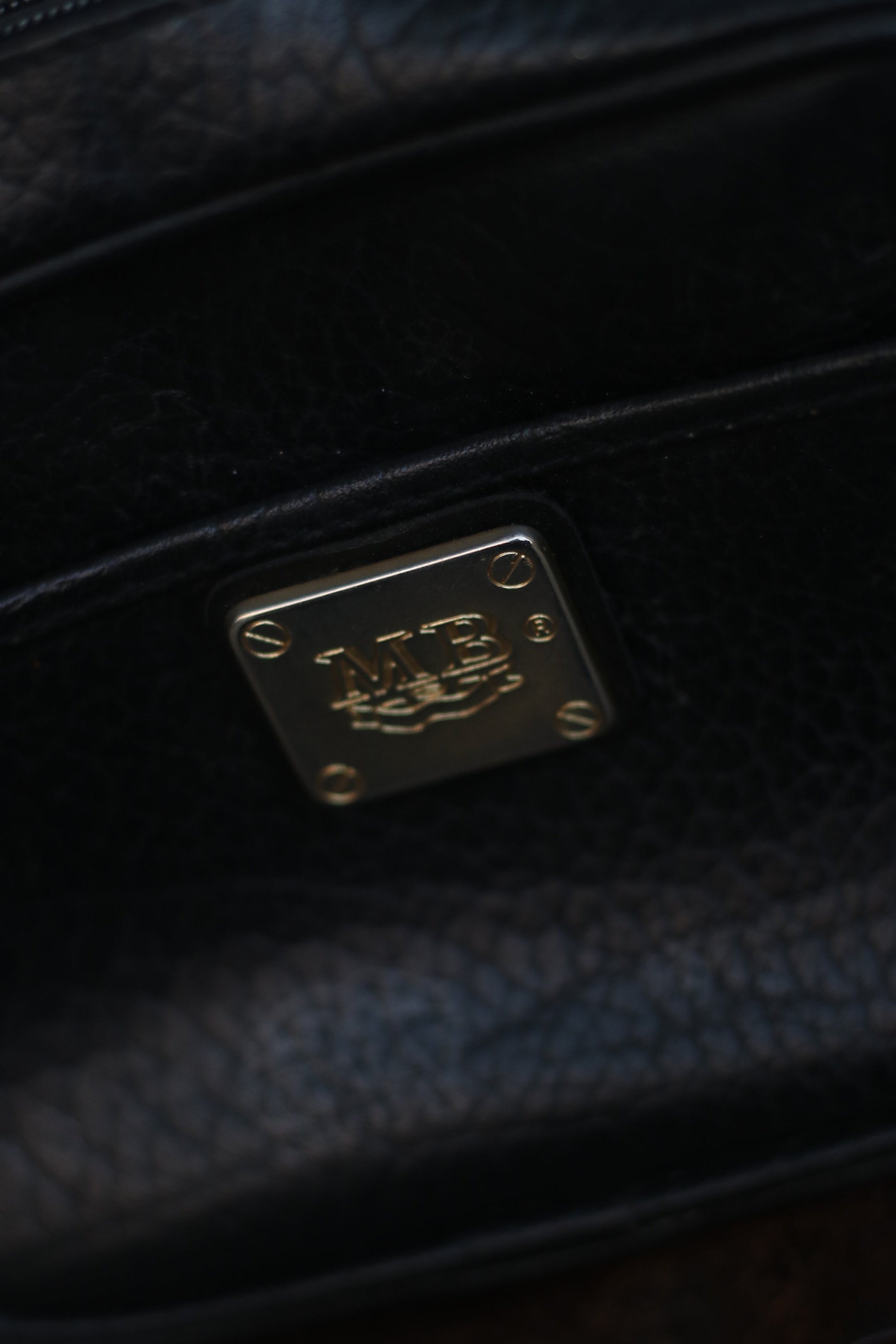 Compact Leather Bag in Black Vintage small MB leather bag
