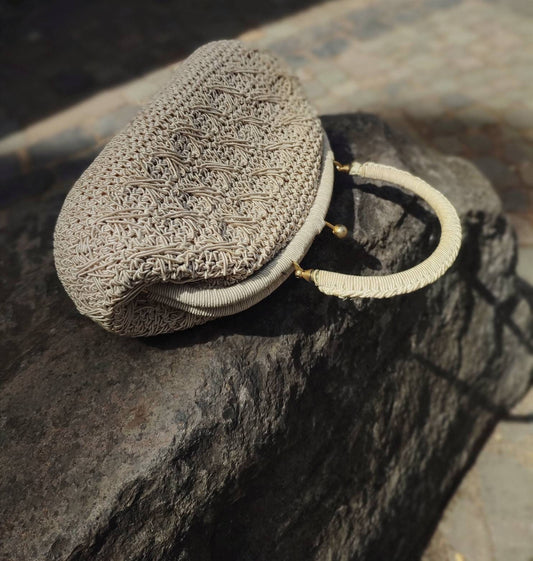 70s Woven handbag | Vintage Creme colored ladylike crochet bag| Minimalist Chic shoulerbag