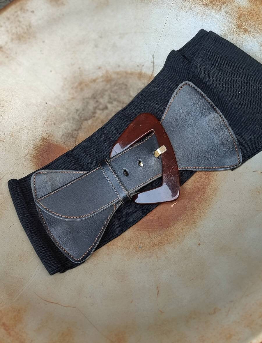 90s maxi waist belt in black| Vintage mix media belt with statement brown buckle