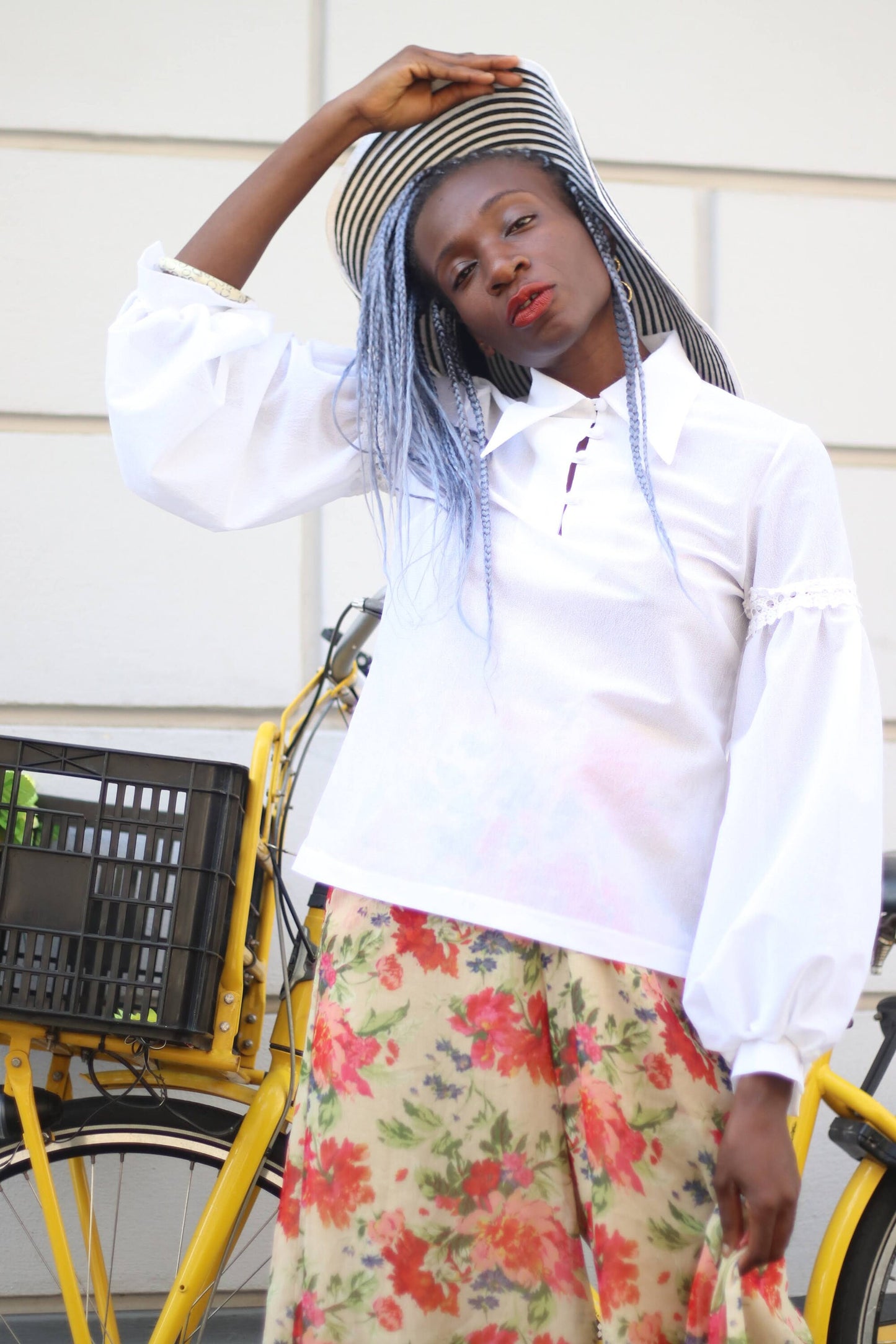 70s Blouse with Statement sleeves| Vintage White shirt with butterfly collar| Bohemian retro long sleeve blouse with statement floral detail