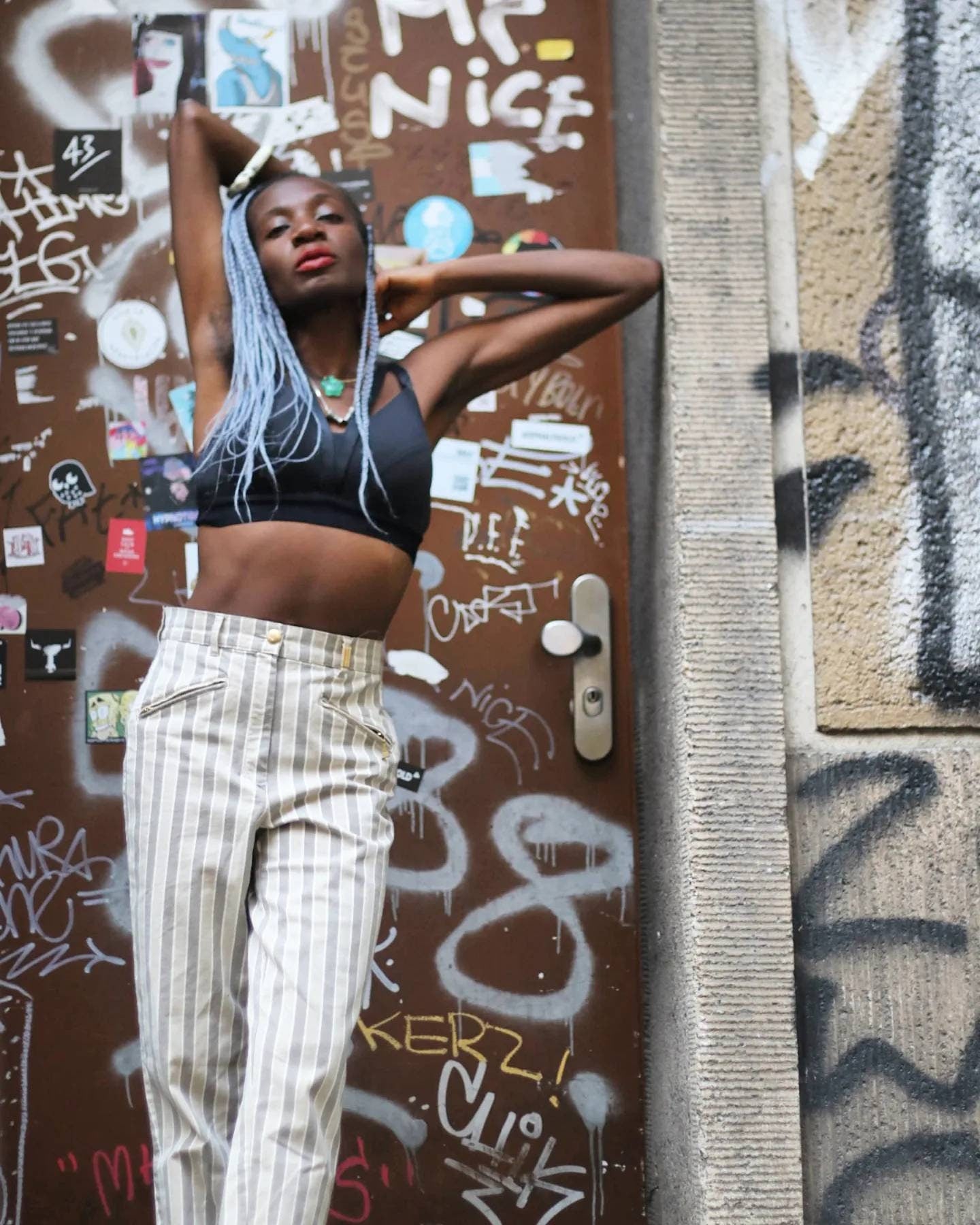 Zerres Stripped denim| 90s denim in grey and brown with statement zippers