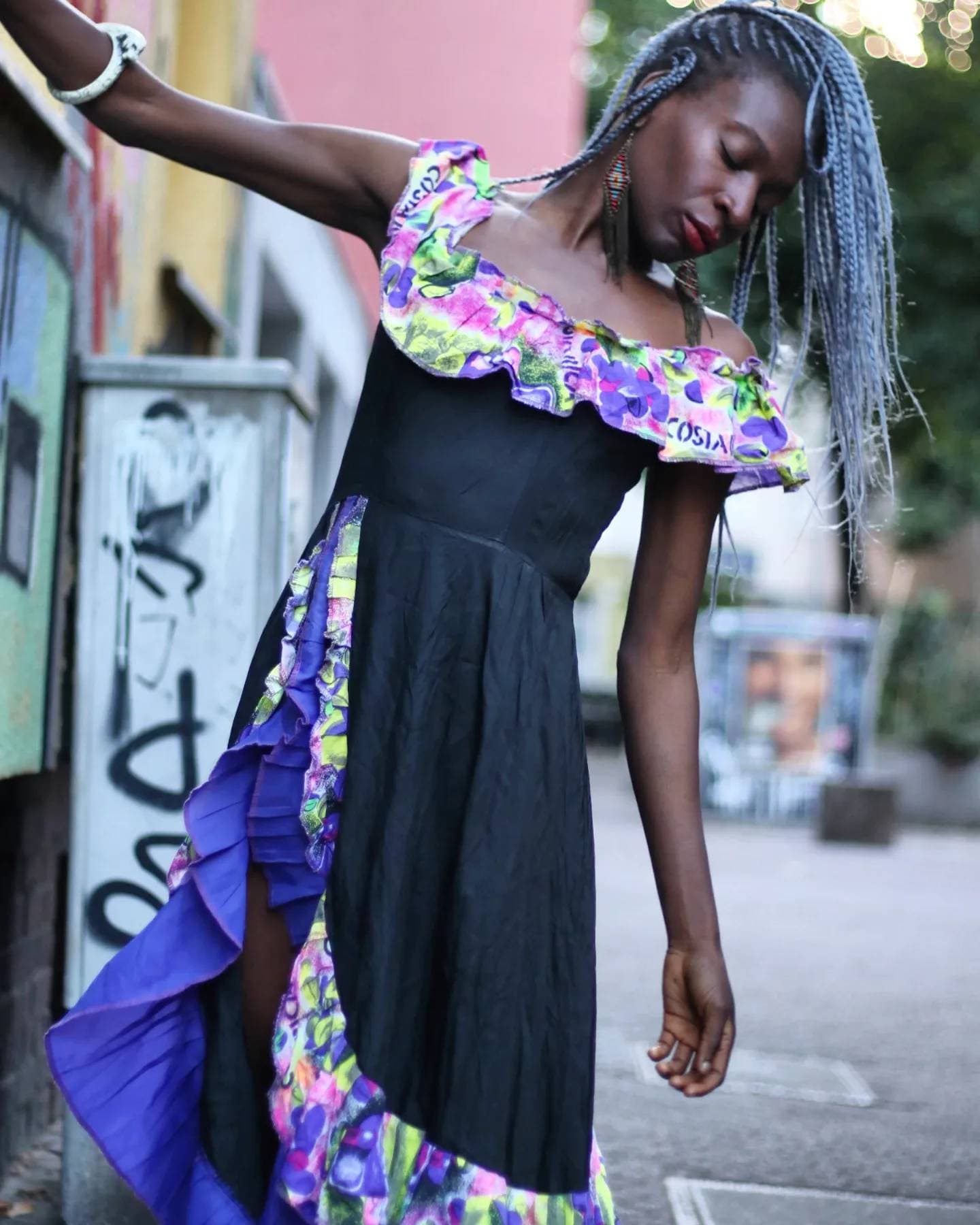 80s latin inspired dress| Vintage dress with frills and statement print