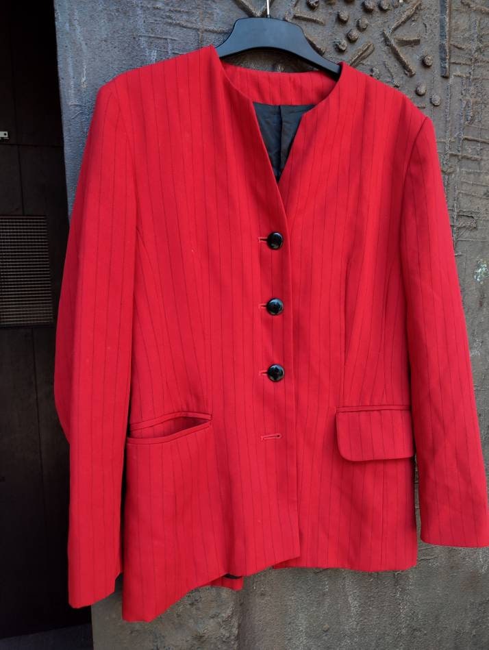 90s Betty Barclays red pinstriped blazer |