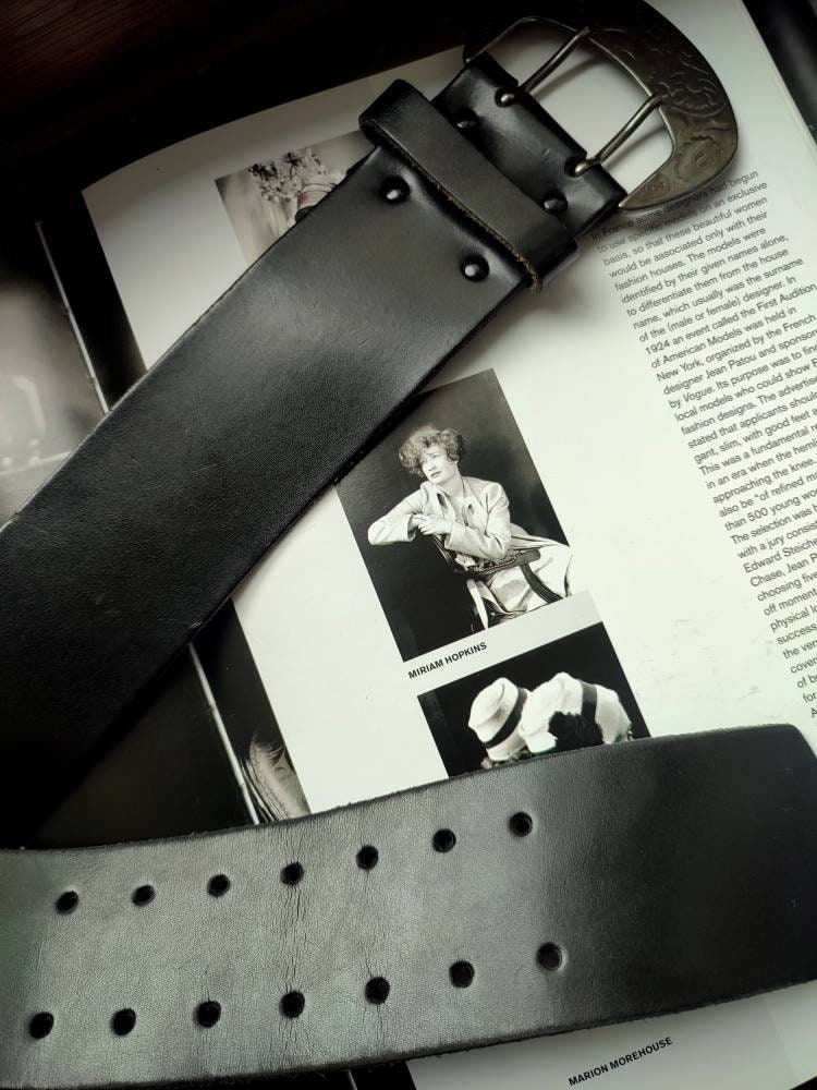 Vintage Canda for C&A leather belt with silver-colored buckle | 90s black belt with ornate floral buckle bohemian chic