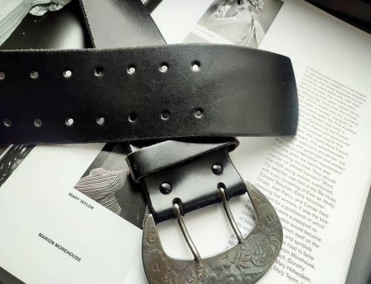 Vintage Canda for C&A leather belt with silver-colored buckle | 90s black belt with ornate floral buckle bohemian chic