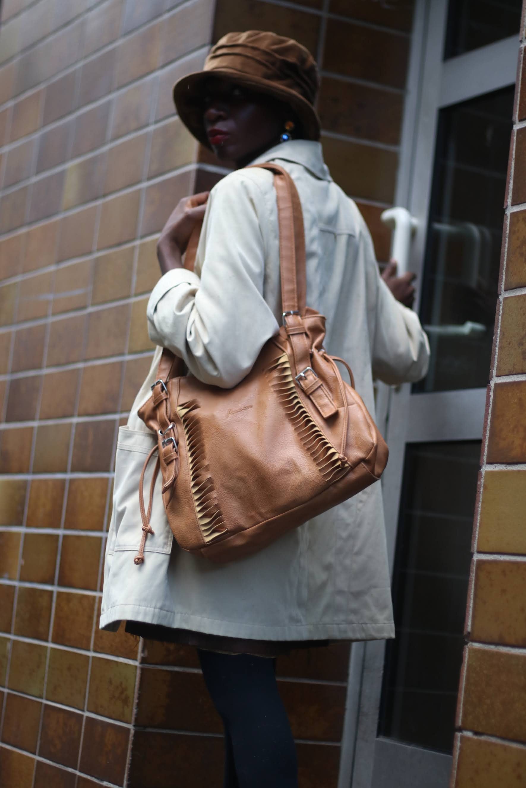 Vintage Alessandro Brown Leather Bag | 90s chic leather shoulder bag with statement cut out details | Minimalism