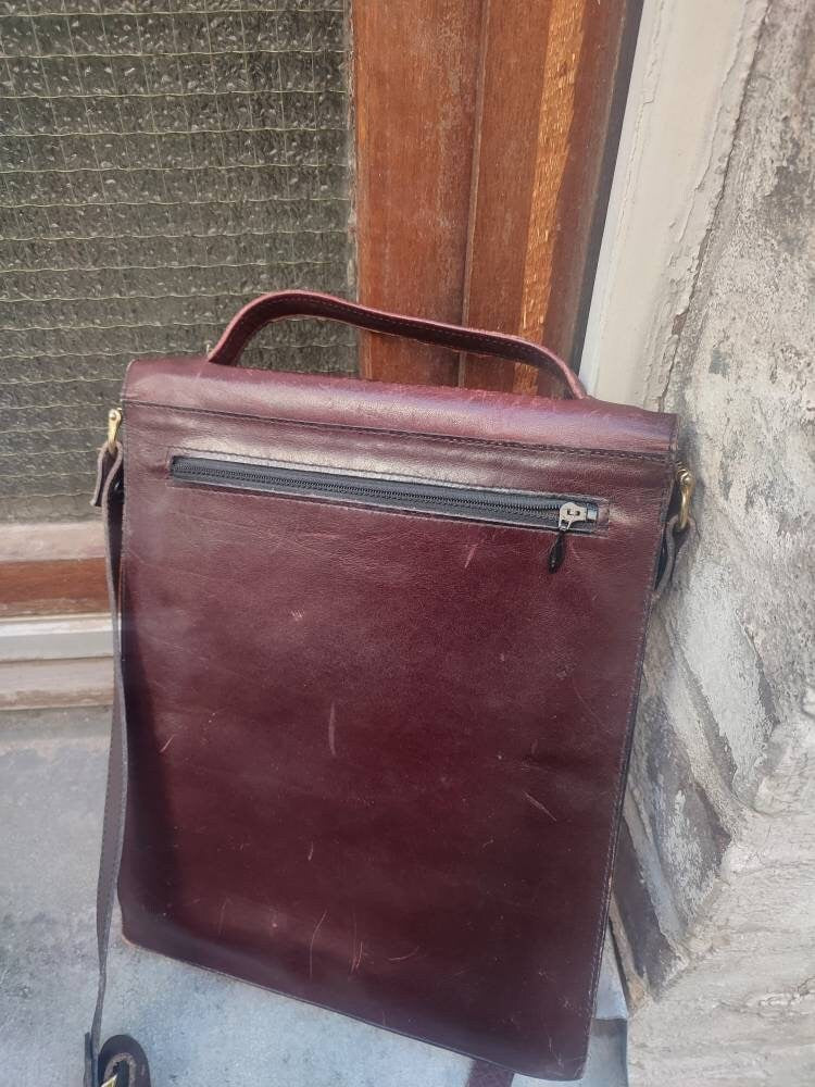 Vintage Red Shoulder Bag | 70s Compact school girl inspired handbag