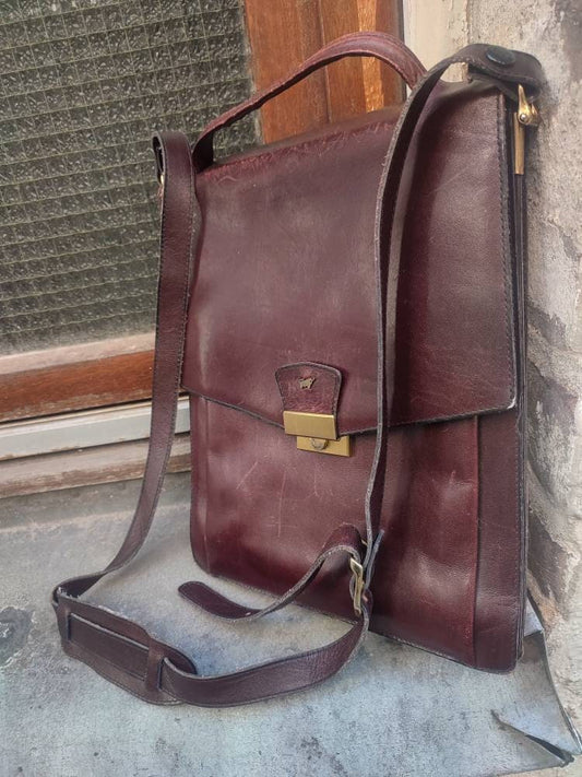 Vintage Red Shoulder Bag | 70s Compact school girl inspired handbag