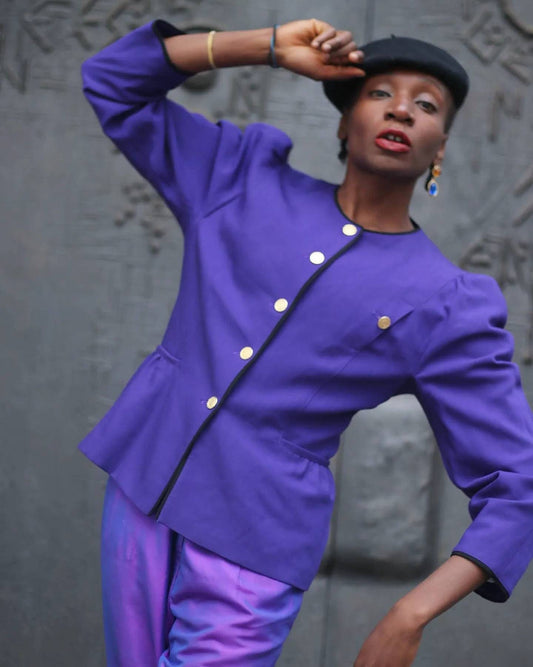 Jobis Wool Blazer | 90s Purple Cropped Design with gold-colored buttons