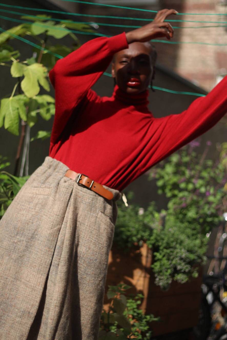 Vintage Pleated Brown Skirt | Feminine Maxi Skirt with pockets | Country-inspired design