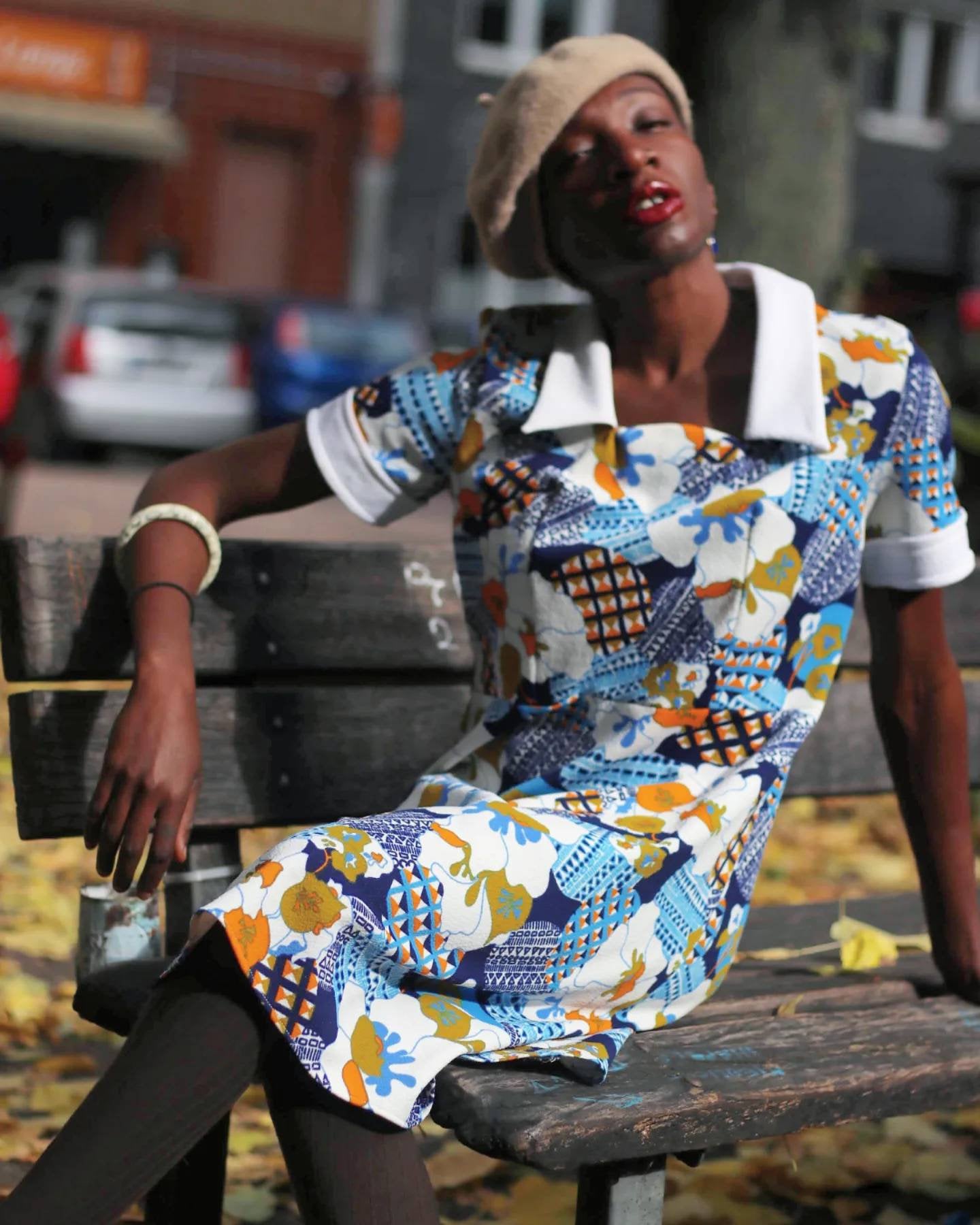 70s Handmade Printed Dress | Vintage Blue and White Short Sleeved Collared Design