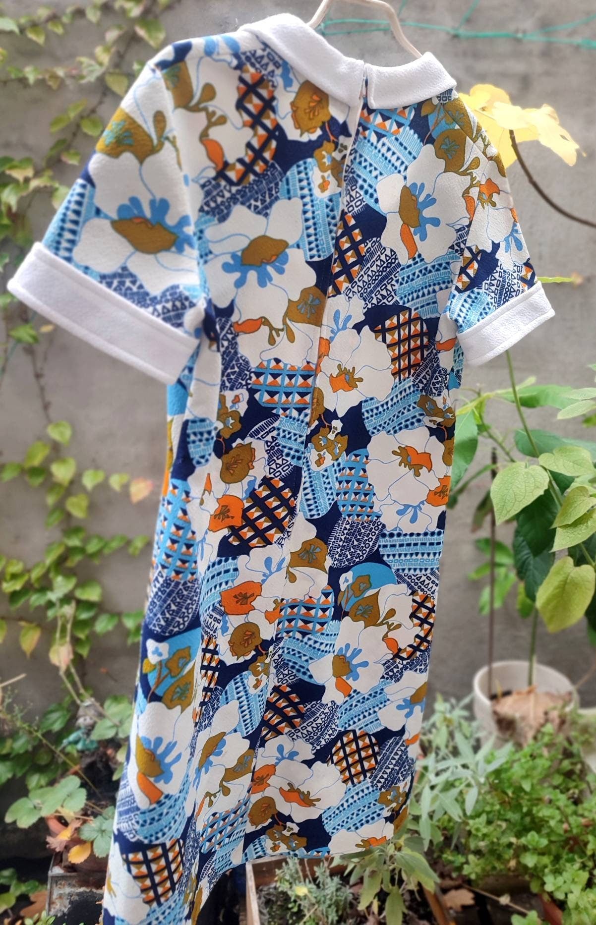 70s Handmade Printed Dress | Vintage Blue and White Short Sleeved Collared Design