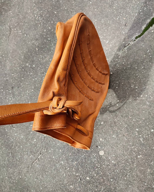 70s Leather bag with statement handle | Vintage Brown carry all with pleated details|  Minimalist Shoulderbag for Capsule Wardrobe