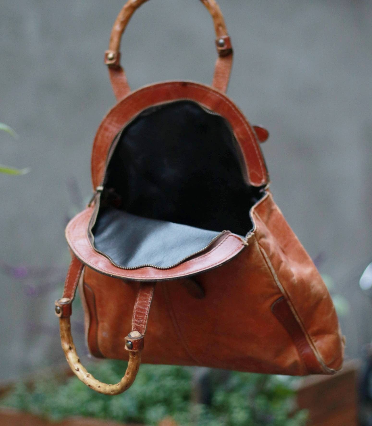 70s Leather Top handle bag | Vintage Brown shoulder bag with statement wooden handles