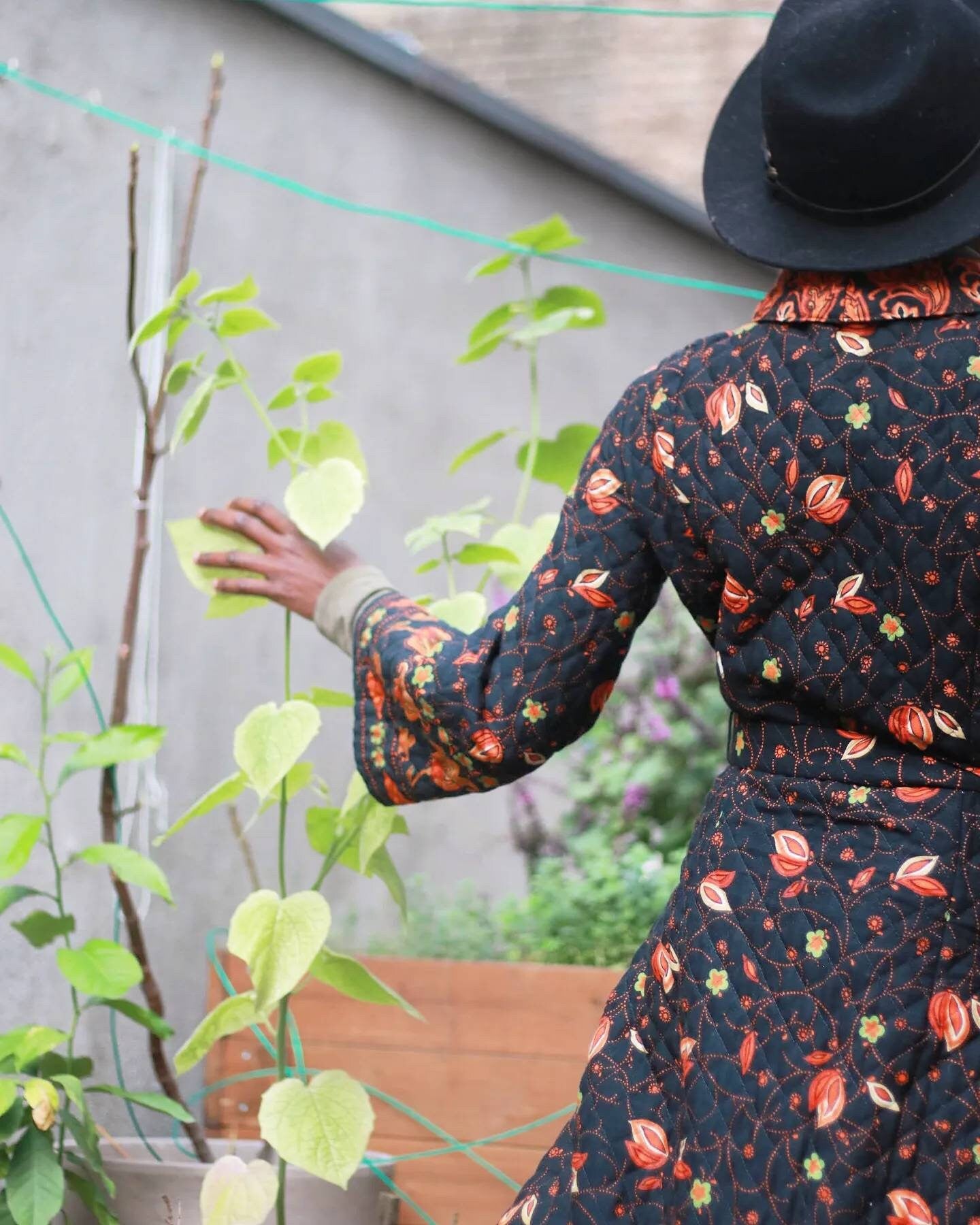 70s Floral Print Dress | Vintage bohemian padded maxi dress with tie