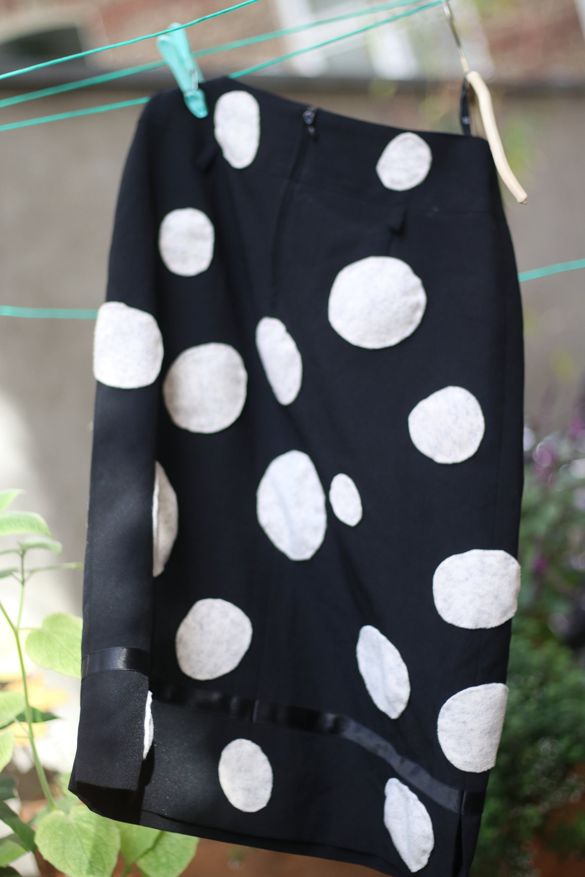 90s polka dotted skirt| Vintage quirky black and white whimsical skirt
