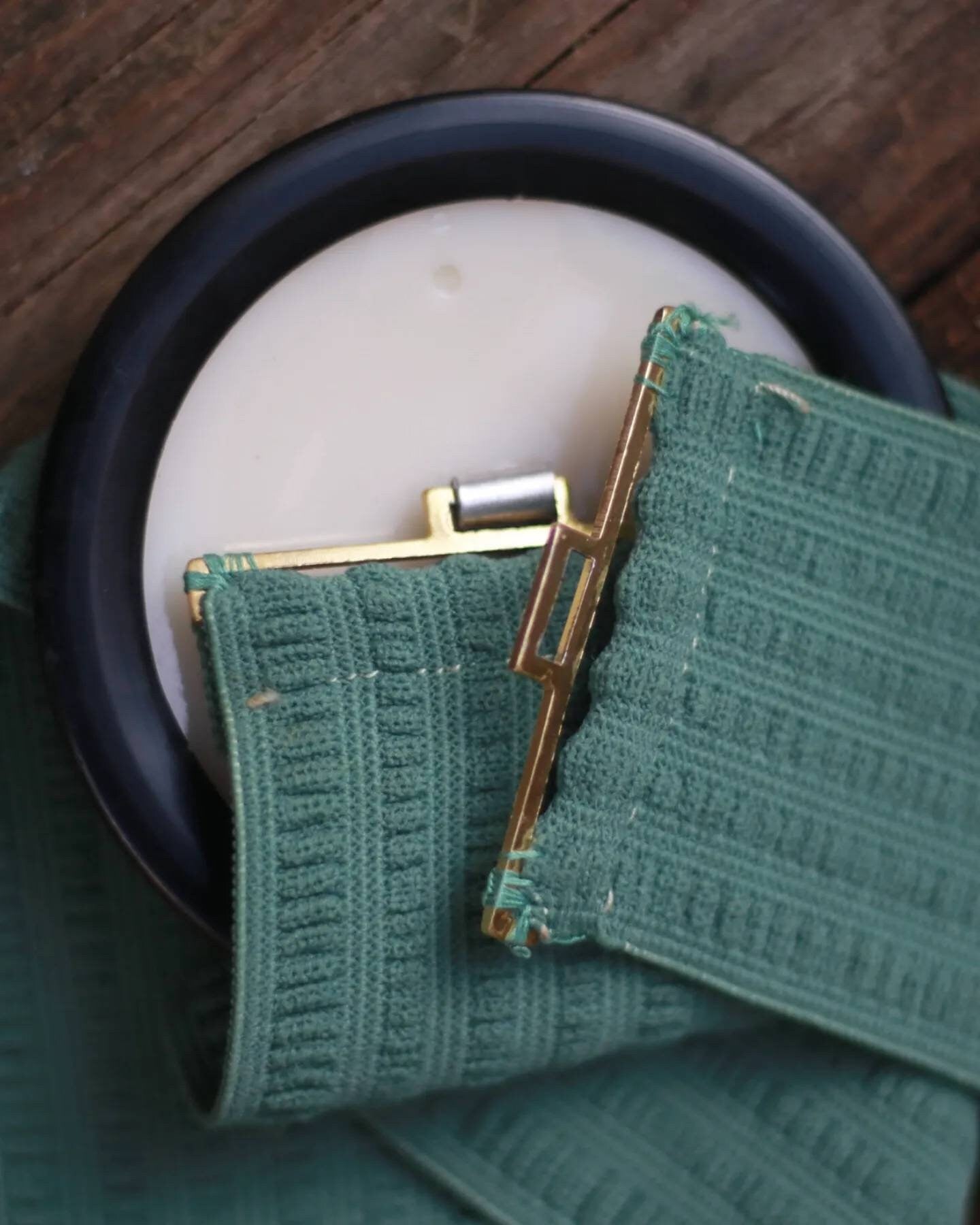 70s handmade waist belt in green | Vintage belt with pastoral image