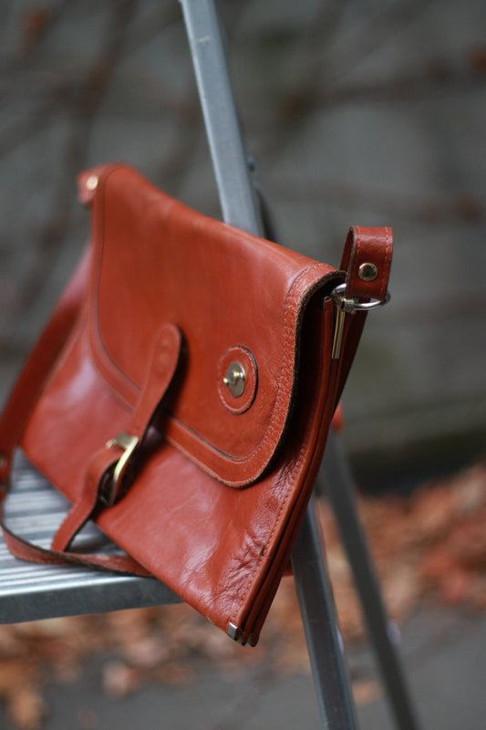 70s Brown Leather Shoulder Bag | Vintage minimalist handbag| Capsule wardrobe purist clutch