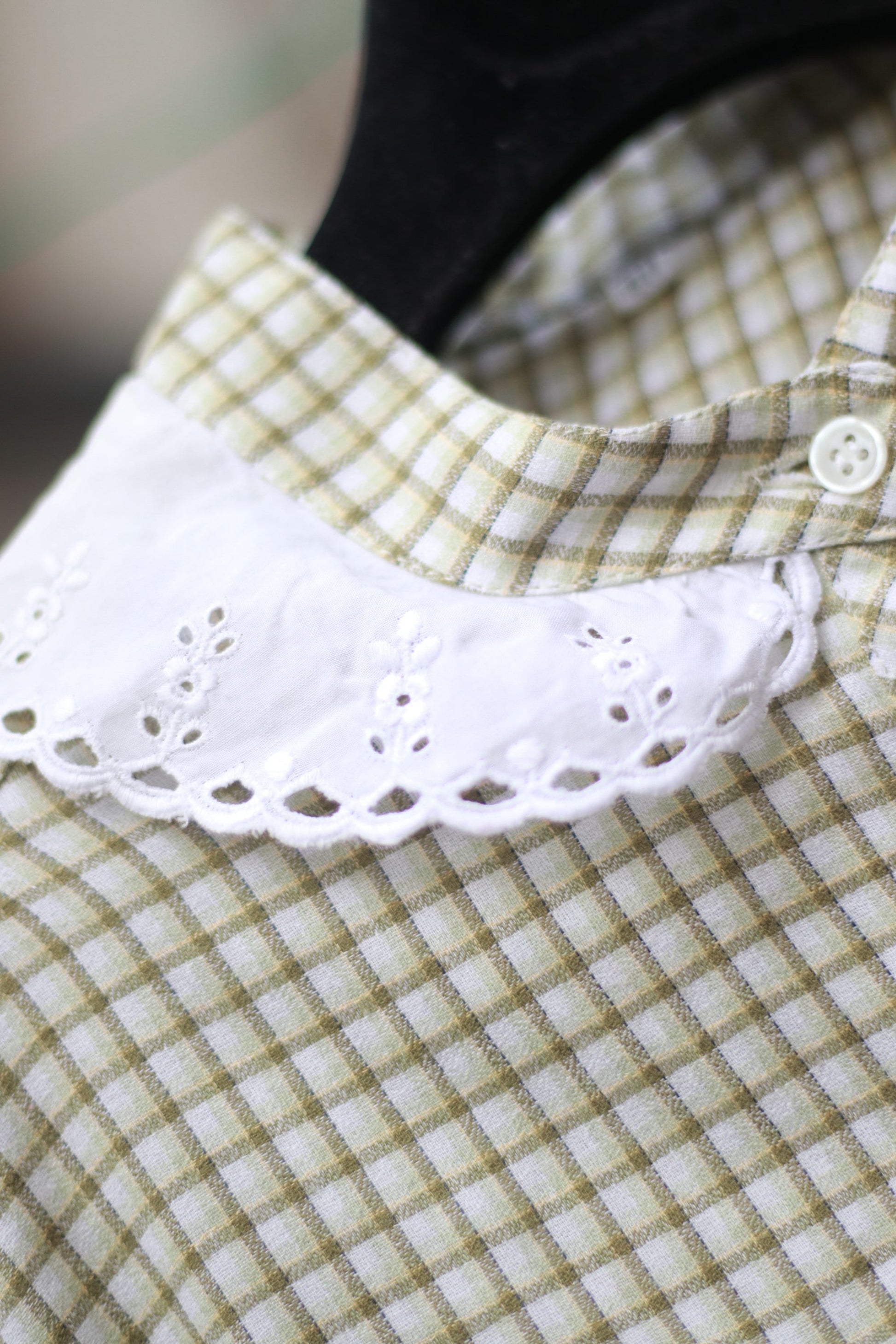 Vintage Cottage Core Checkered Blouse | 80s statement collar buttoned down design in green and white.