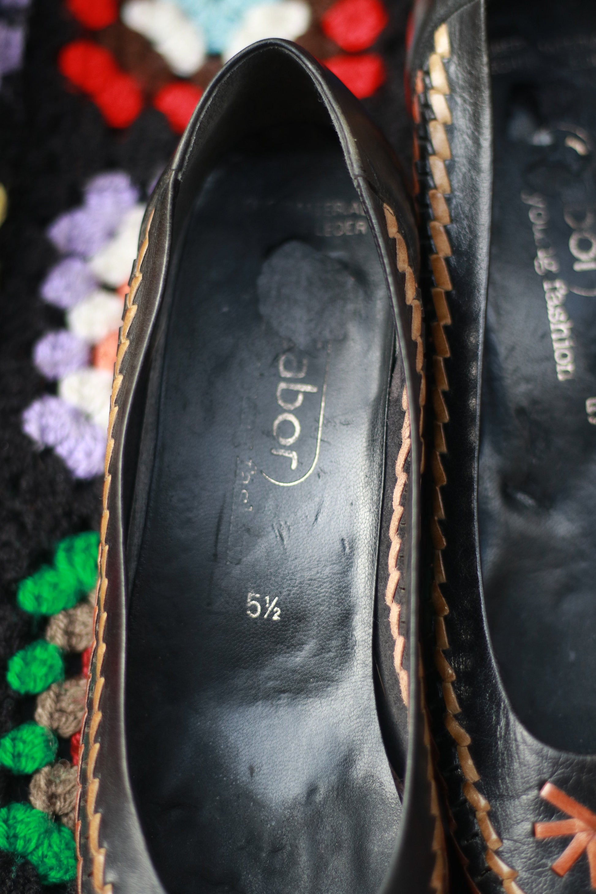 Vintage Gabor wedged flats with woven details| 80s Bohemian inspired black and brown Leather Ballet Flats