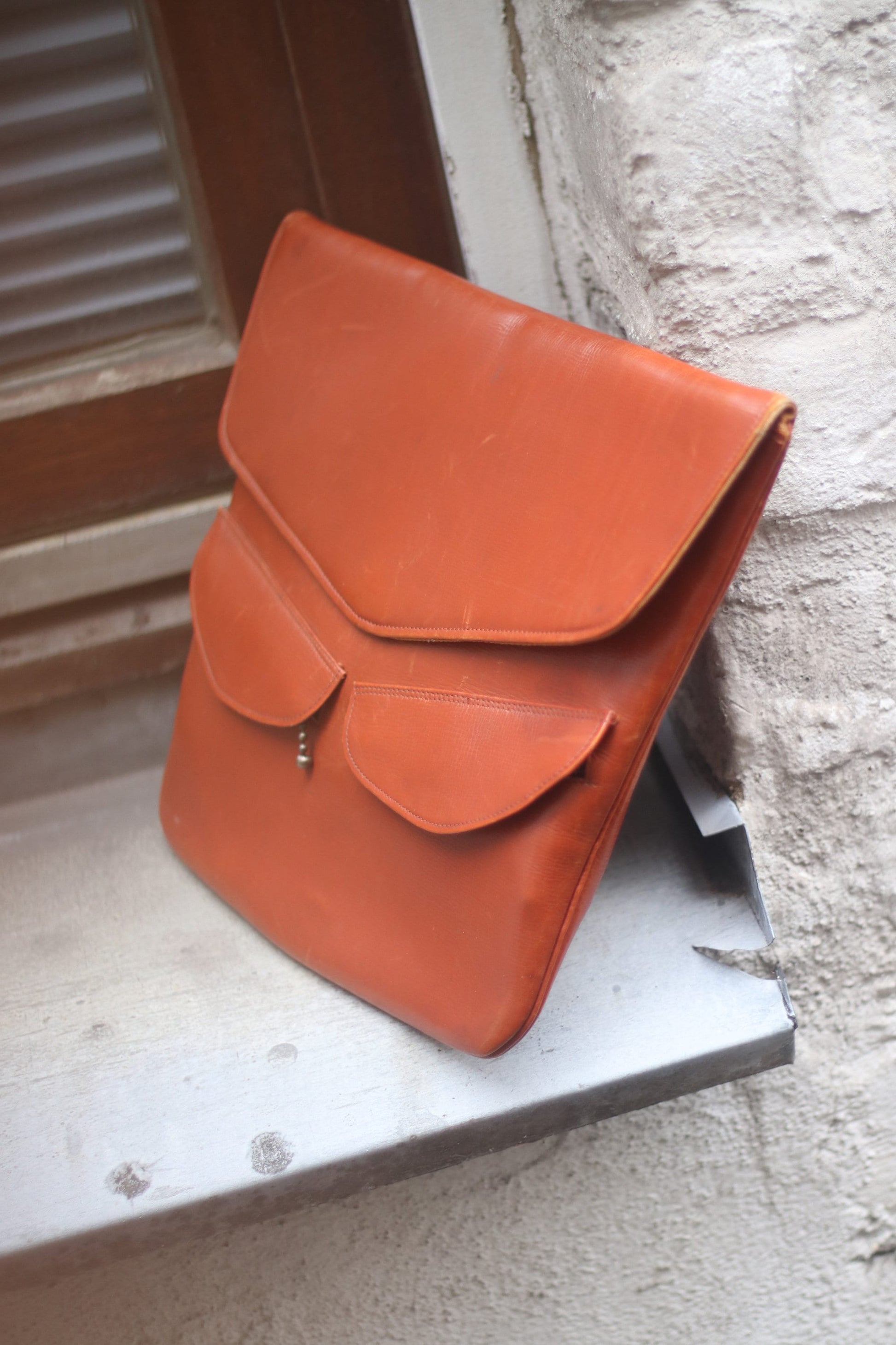 70s brown leather handbag| rare vintage wrist bag| Classic elegant accessory| Minimalist purist compact mini bag