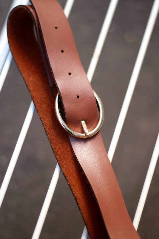90s Minimalist leather belt| Vintage 90s brown belt with silver colored round buckle