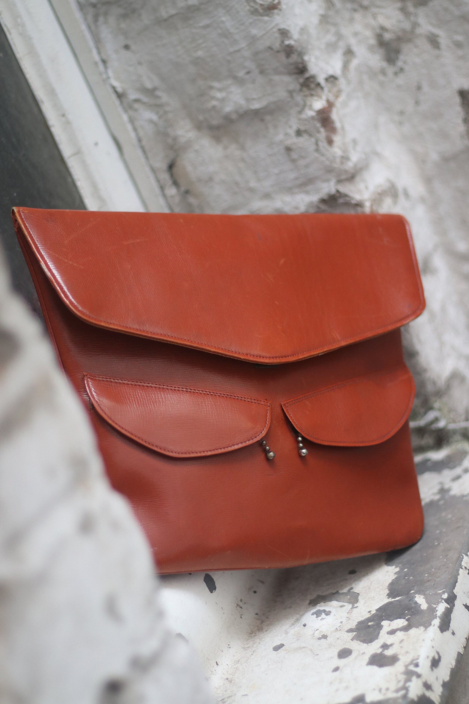 70s brown leather handbag| rare vintage wrist bag| Classic elegant accessory| Minimalist purist compact mini bag
