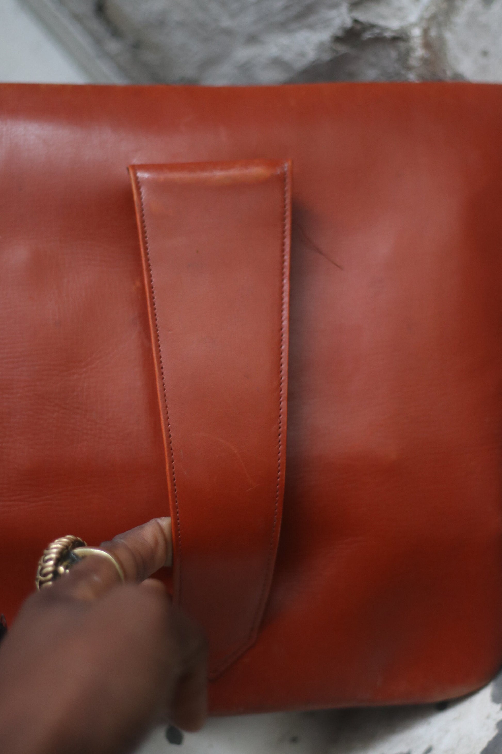 70s brown leather handbag| rare vintage wrist bag| Classic elegant accessory| Minimalist purist compact mini bag