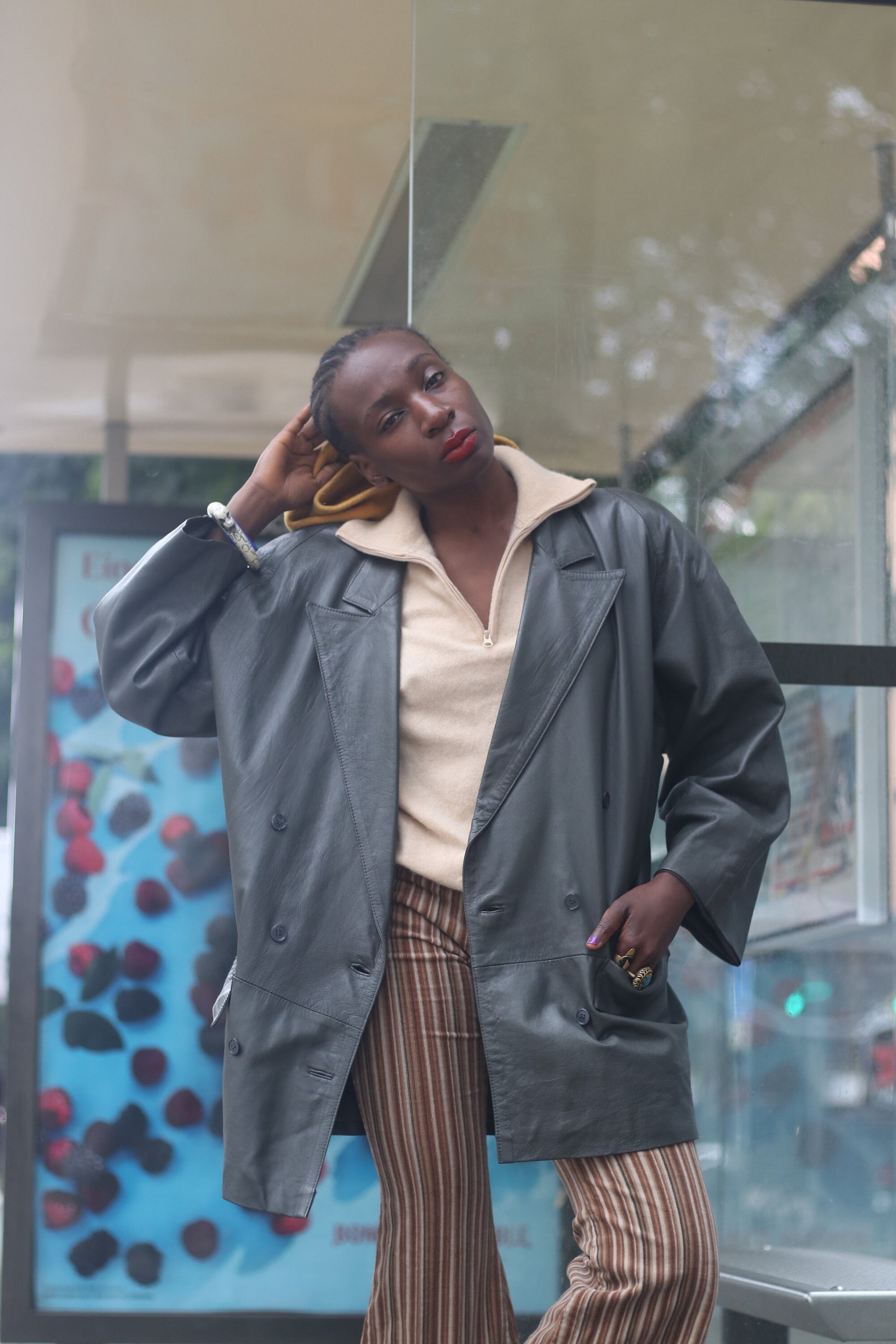 Striped three quarter length pants in brown Vintage Summer flared trousers