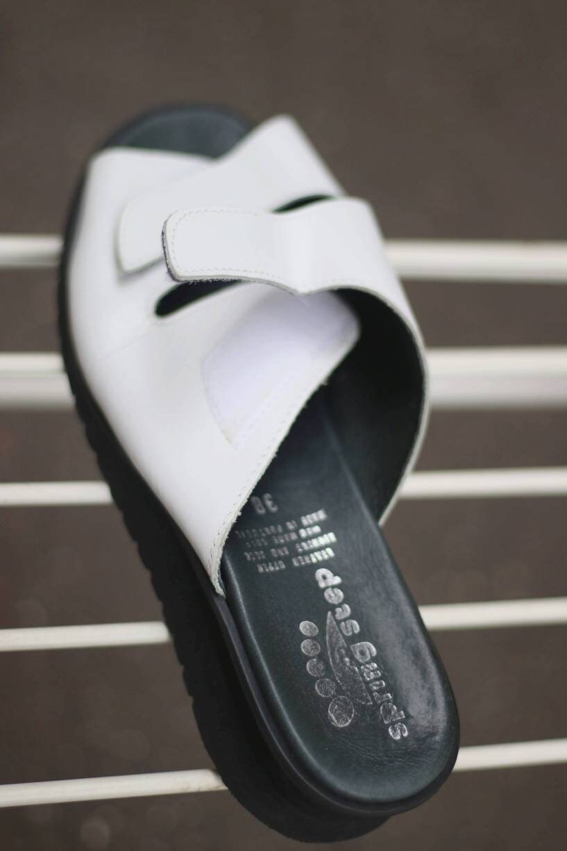 90s Spring step Shoes Sandals| Vintage minimalist white leather summer shoes