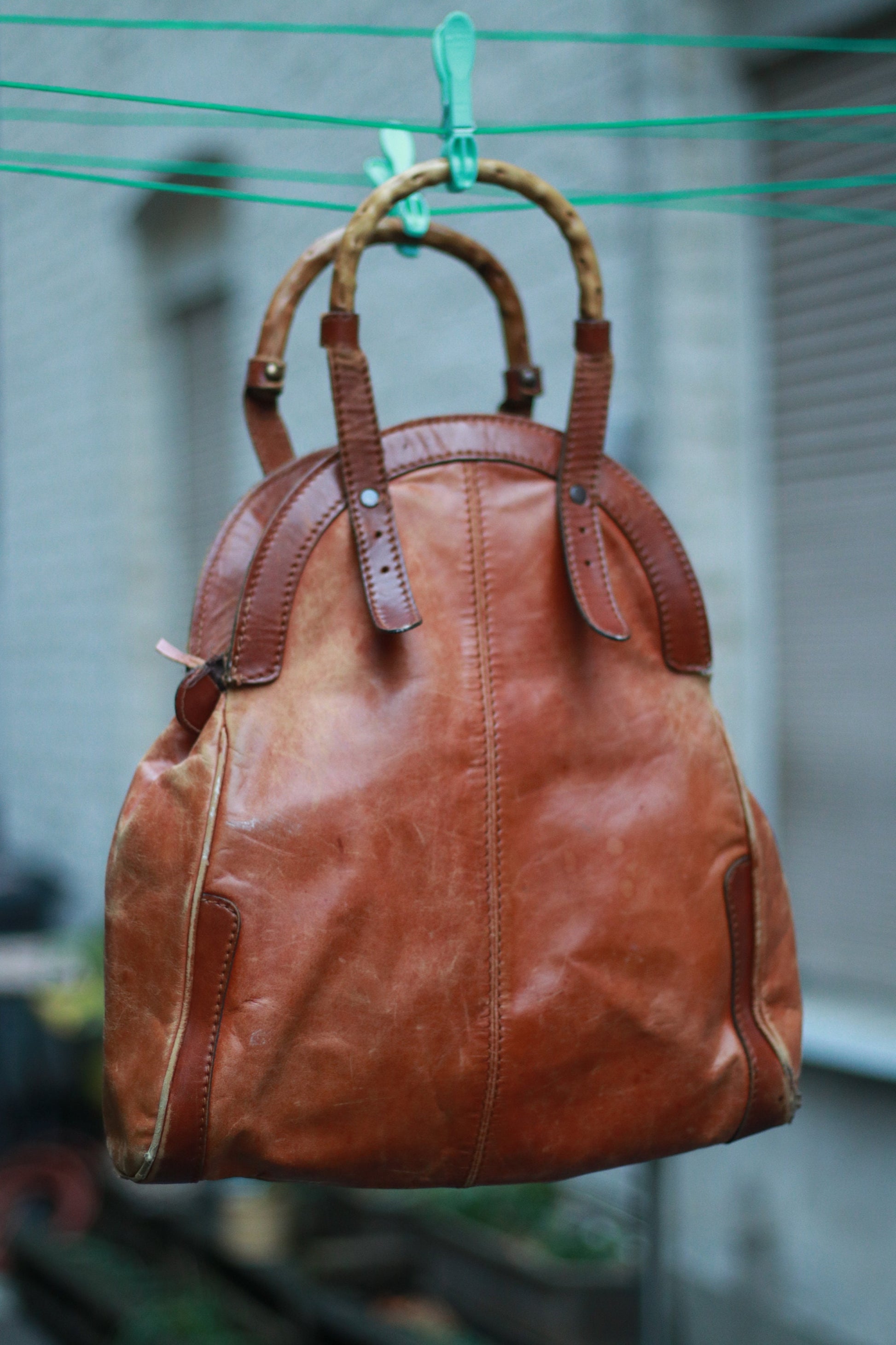 70s Leather Top handle bag | Vintage Brown shoulder bag with statement wooden handles