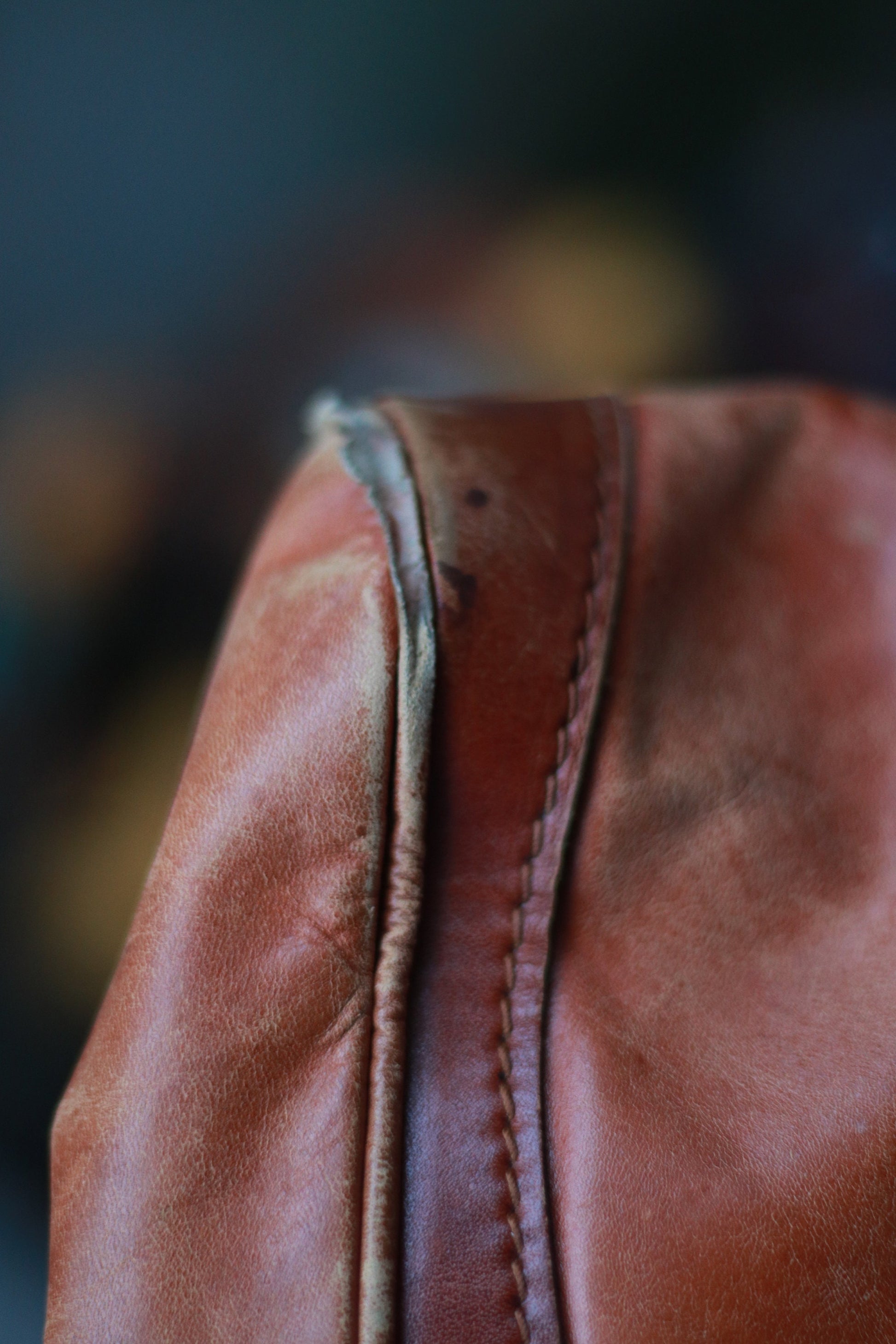 70s Leather Top handle bag | Vintage Brown shoulder bag with statement wooden handles