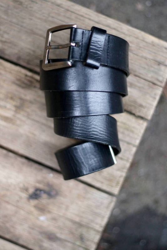 Aniline leather Black Belt with Silver colored buckle| Vintage 90s classic minimalist design