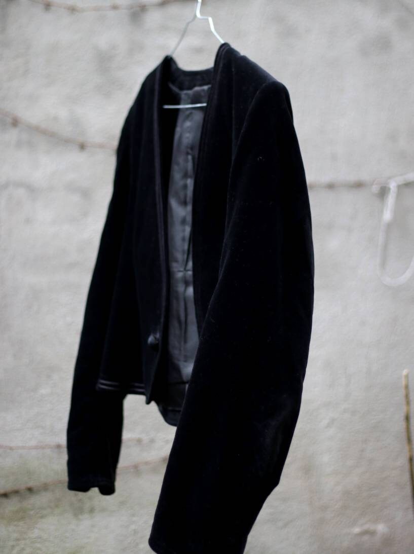 Vintage Opulent black blazer | 80s cropped evening design