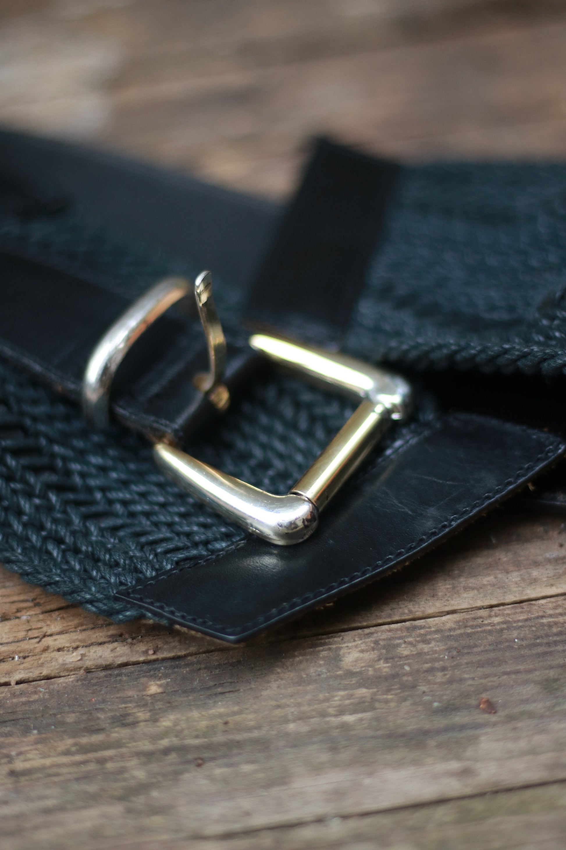 70s leather and fabric waist belt| Vintage minimalist belt in black