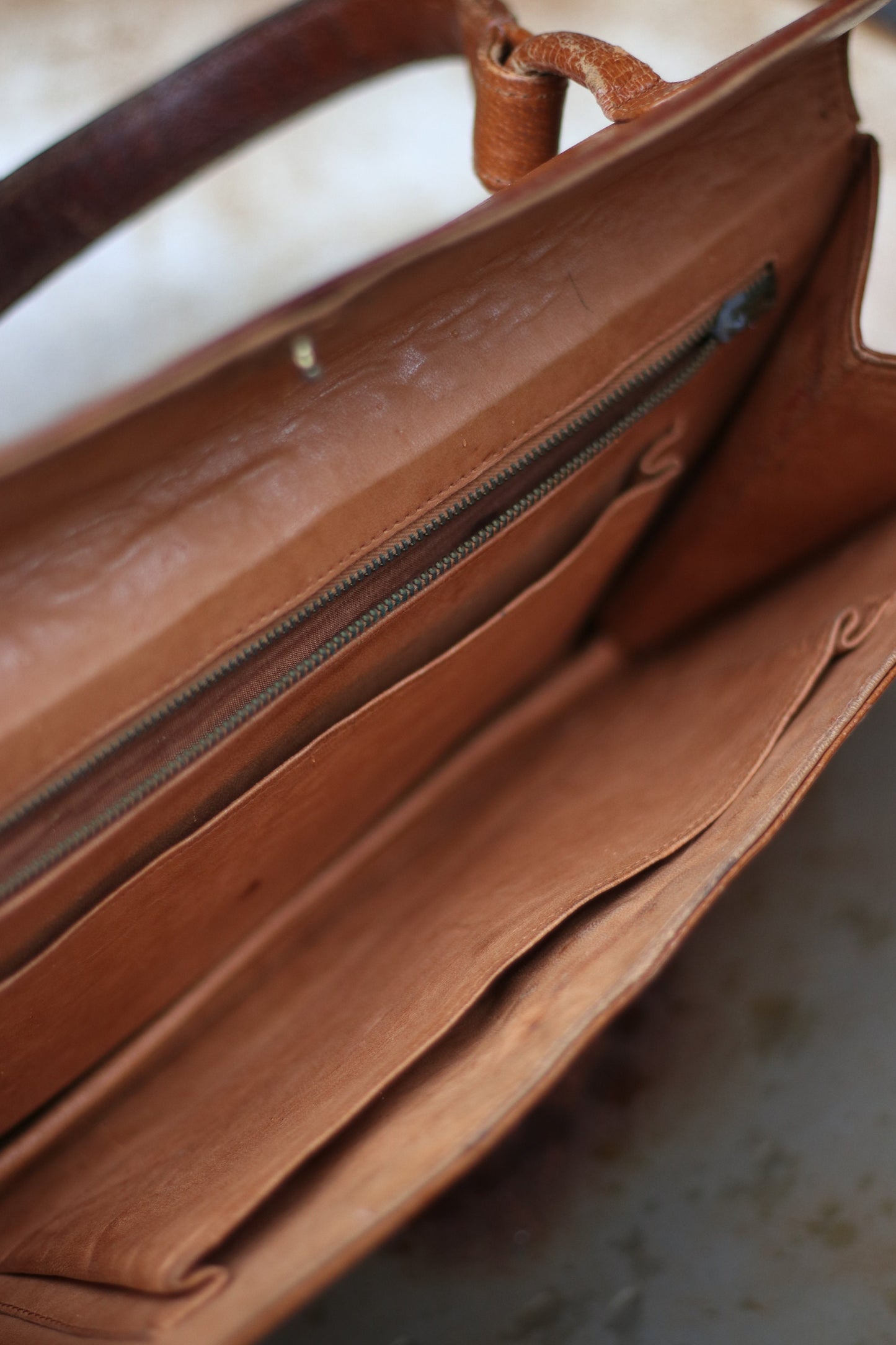 70s leather handbag in brown| Vintage classic brown top handle bag