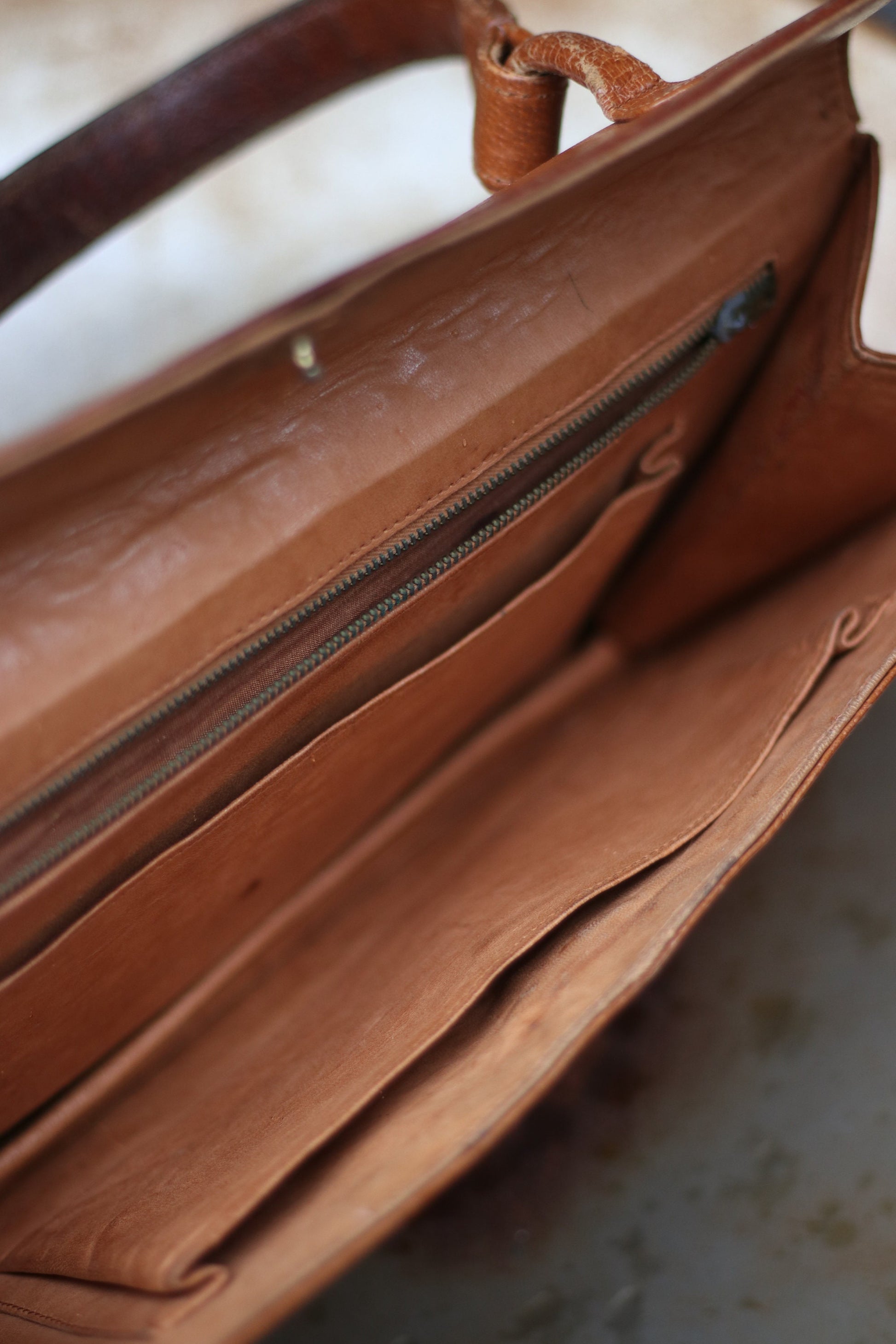 70s leather handbag in brown| Vintage classic brown top handle bag