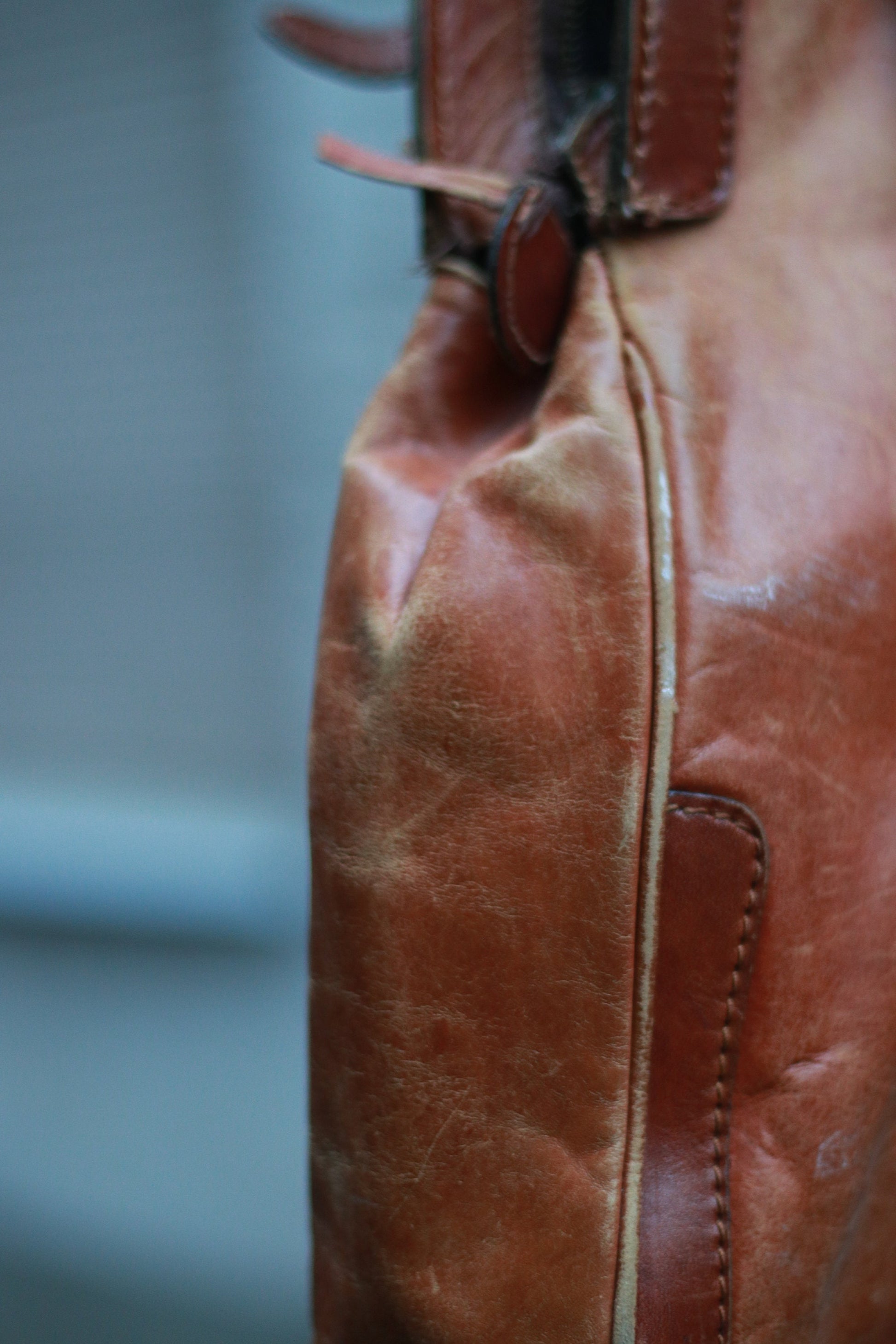 70s Leather Top handle bag | Vintage Brown shoulder bag with statement wooden handles