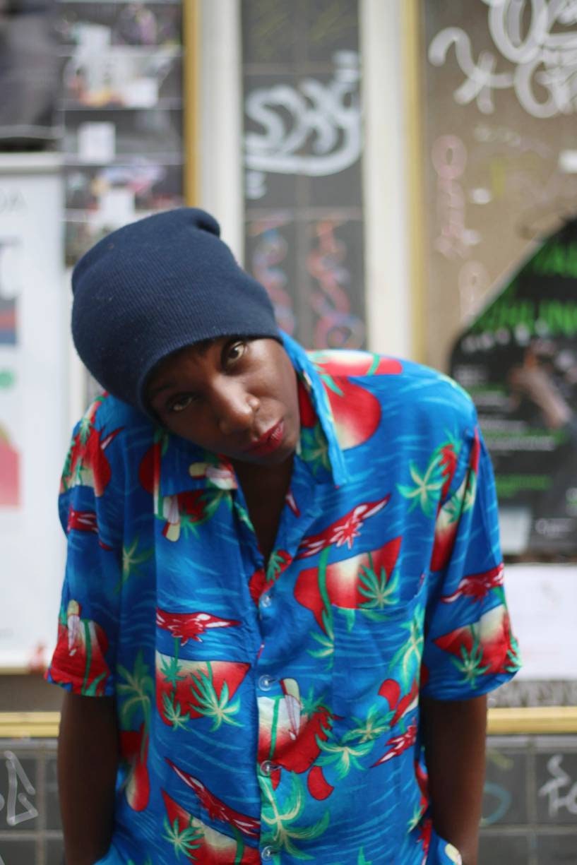 90s Hawaiian inspired blue shirt | Vintage buttoned down unisex design