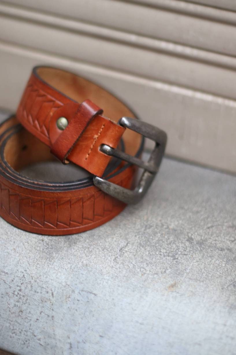 90s classic brown leather belt | Vintage brown belt with statement motif