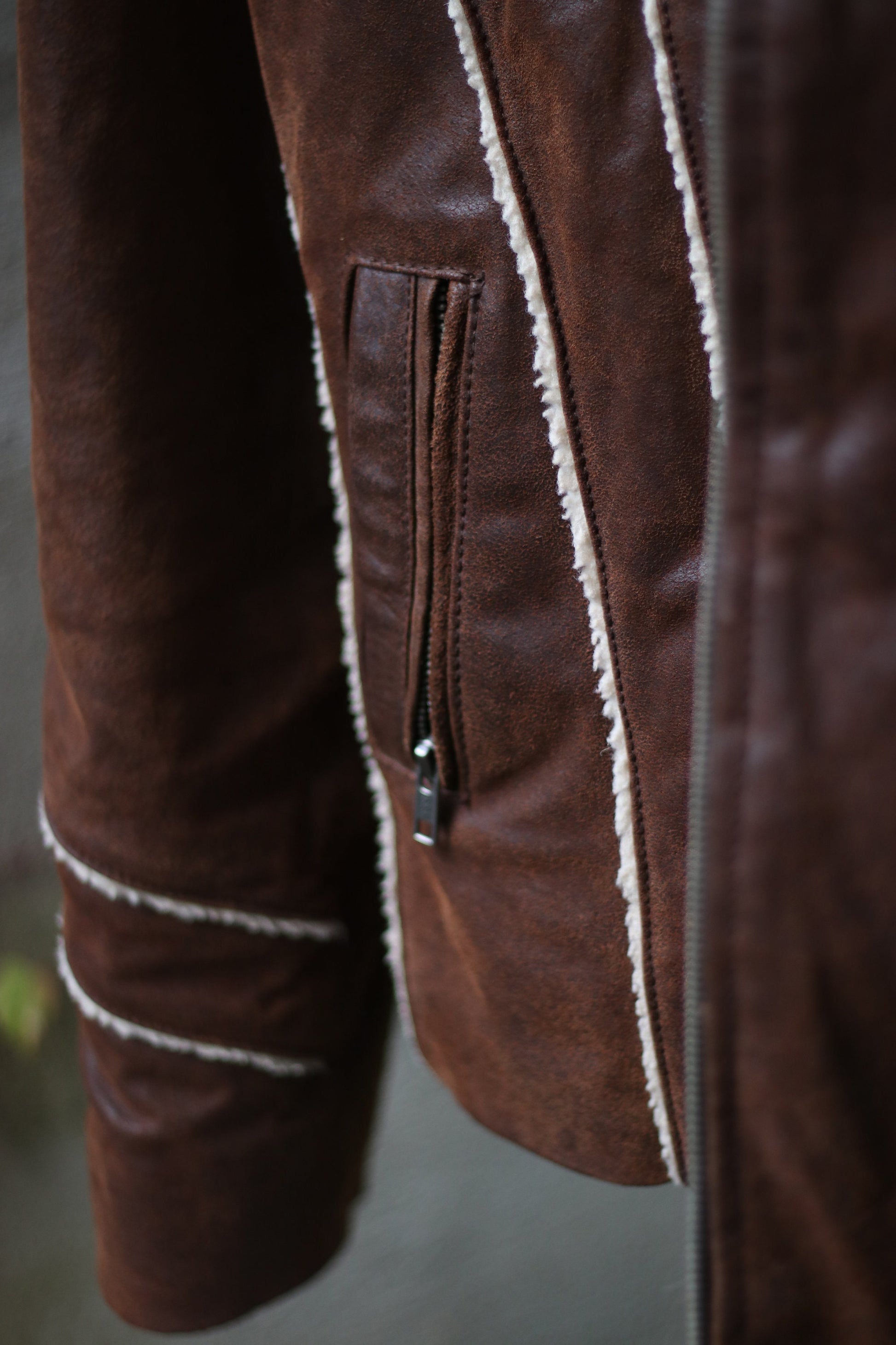 Y2K Leather Jacket with Faux Fur Trimmings| Vintage Brown Fitted Leather Coat with Faux shearling lining |Bohemian Winter Jacket