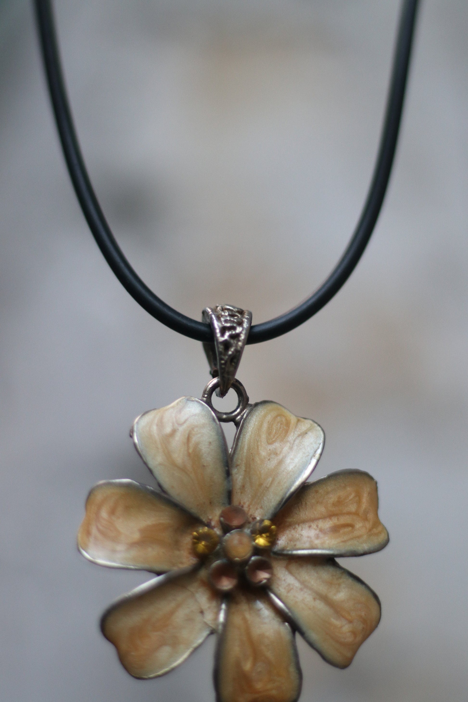 y2k floral necklace Vintage grunge inspired brown metallic necklace