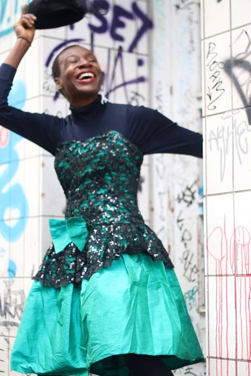 80s Prom dress| Vintage sleeveless sequinned green and black party dress| C&A statement design with bow