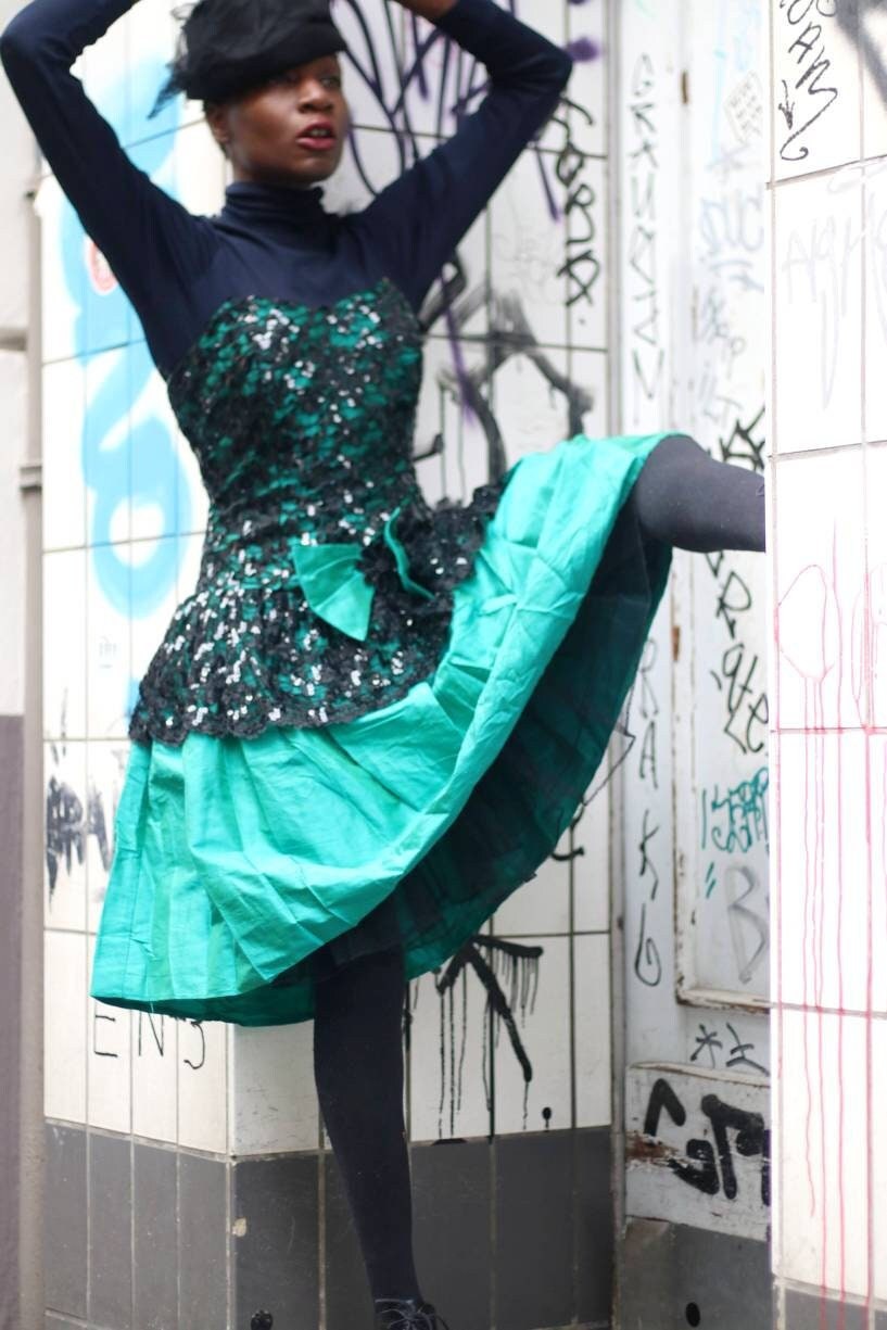 80s Prom dress| Vintage sleeveless sequinned green and black party dress| C&A statement design with bow